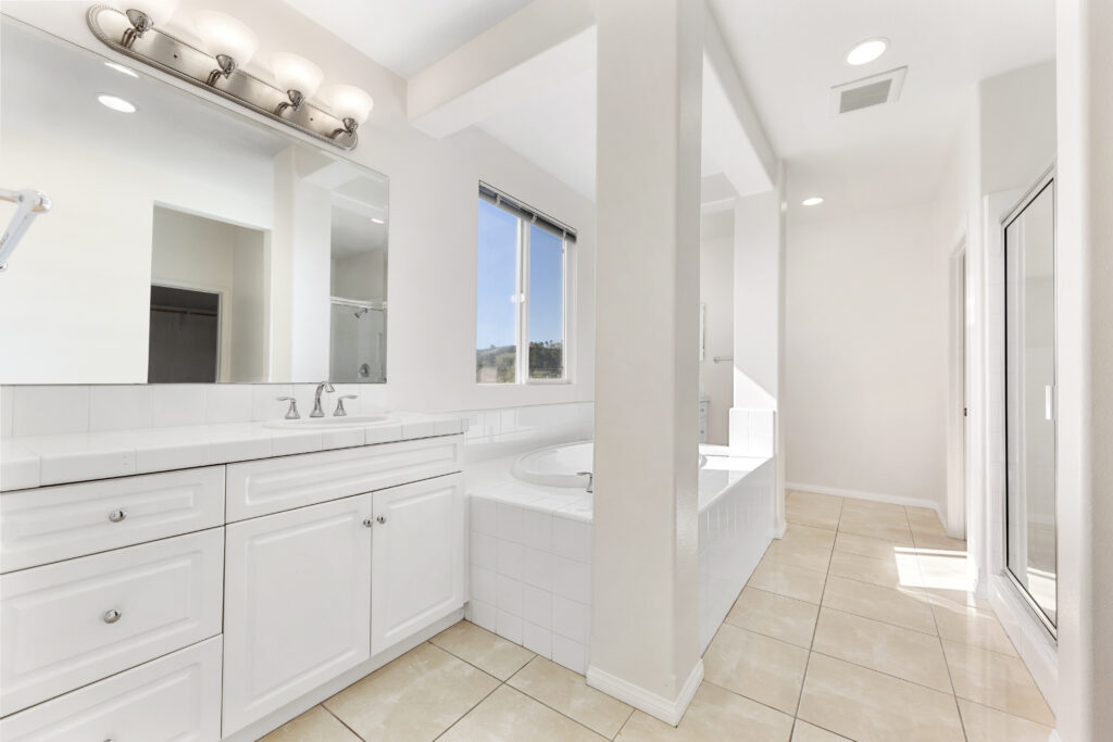 Interior Pro Images 22046 Halsted St-41